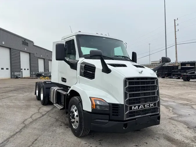 2027 MACK ANTHEM 64T1d1cd2b288c75ad99c252e2361ad371e