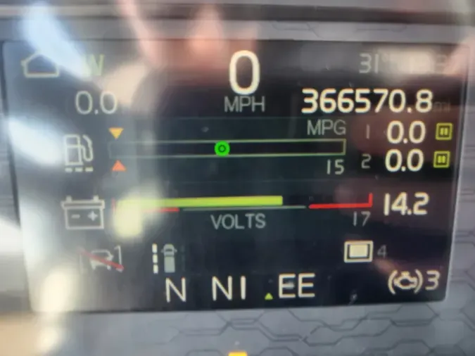 2025 VOLVO VNL64T760