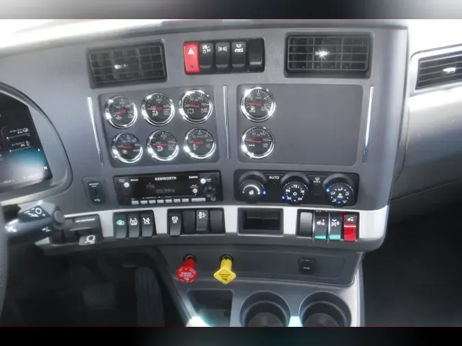 2025 Kenworth T680