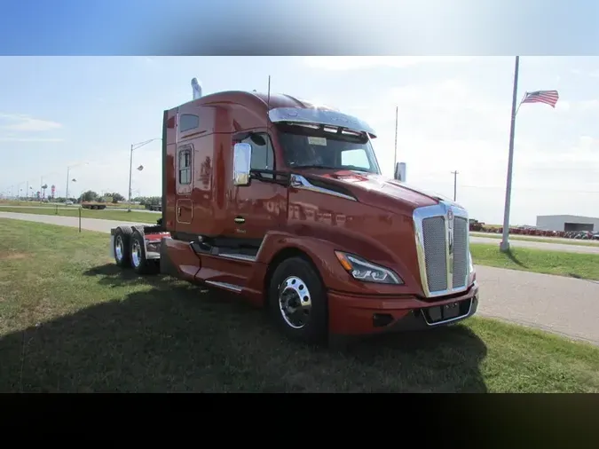 2025 Kenworth T680