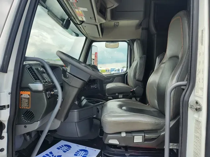 2023 VOLVO VNL64T860