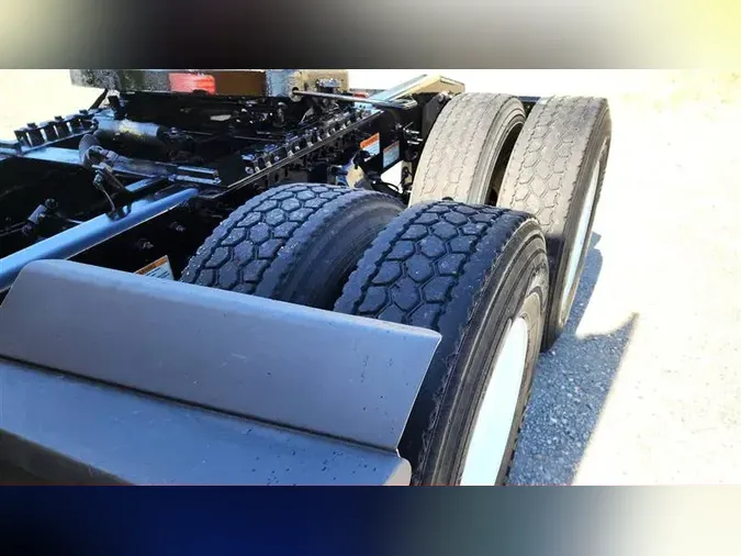 2020 FREIGHTLINER CA126