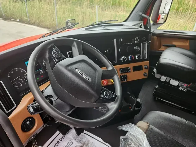 2020 FREIGHTLINER Cascadia 126