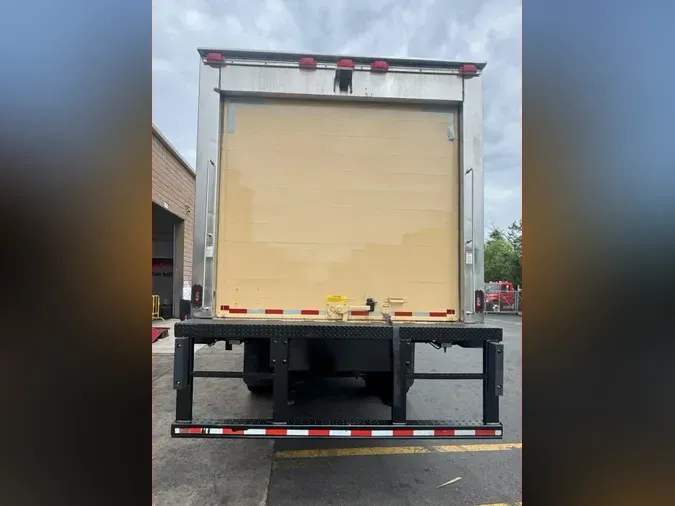 2019 FREIGHTLINER M2 106