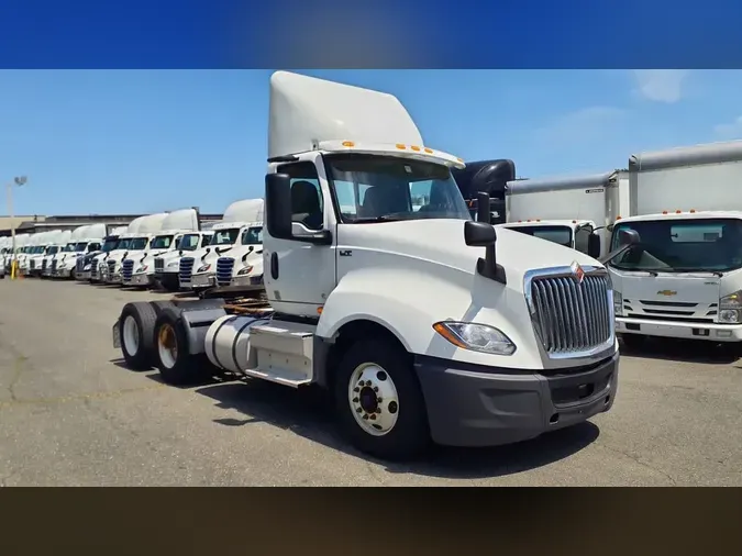 2019 NAVISTAR INTERNATIONAL LT625 DAYCAB T/A1d2c140e8791e76b91980ef0c5971d45