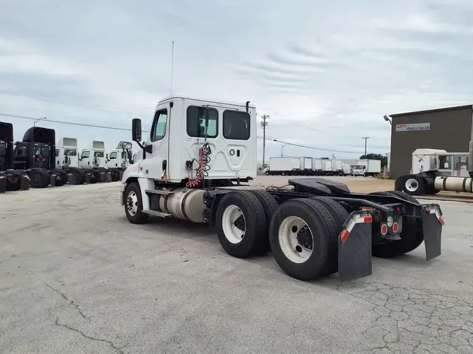 2020 FREIGHTLINER CASCADIA 125
