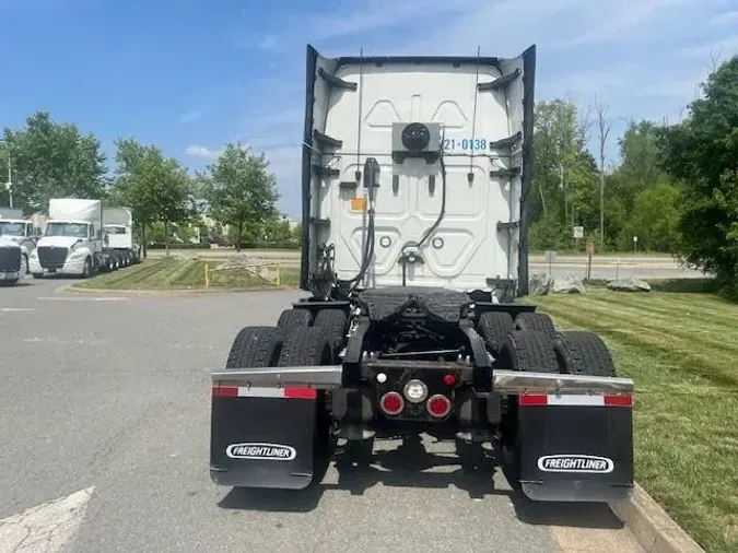 2021 Freightliner Cascadia