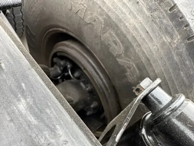 2019 VOLVO VNL64T760