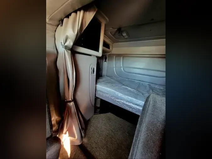 2022 Peterbilt 3891d3b9edeb344ce53e92a3b98ee7e2ea2