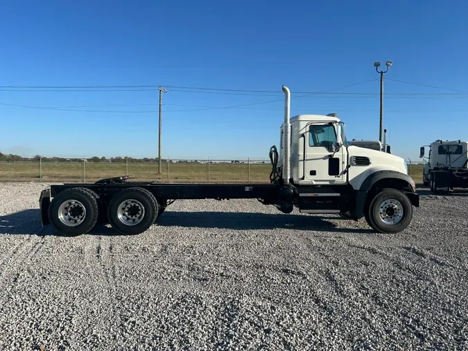 2025 MACK GR64FT