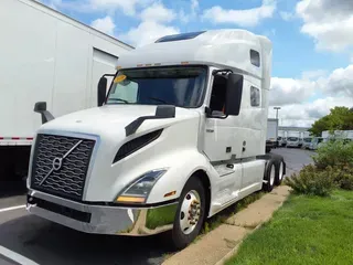 2019 VOLVO VNL64T-760