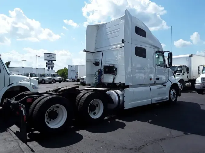 2020 VOLVO VNL64T-760