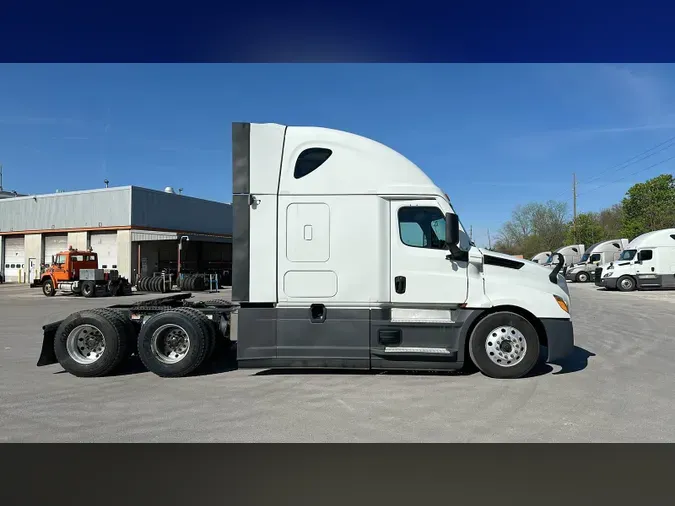 2021 Freightliner Cascadia