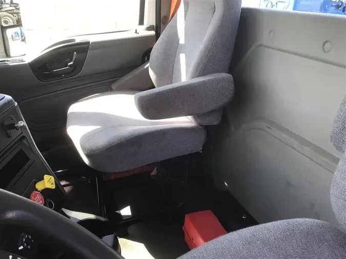 2018 INTERNATIONAL LT
