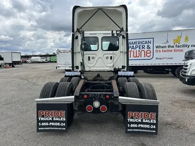 2019 FREIGHTLINER CASCADIA 126