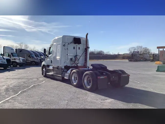 2022 Freightliner Cascadia 126