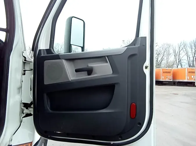 2020 Freightliner Cascadia 1261d51b2ae521d4368aecb9d20b73954a7