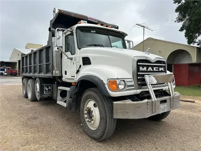 2005 MACK GRANITE CV713