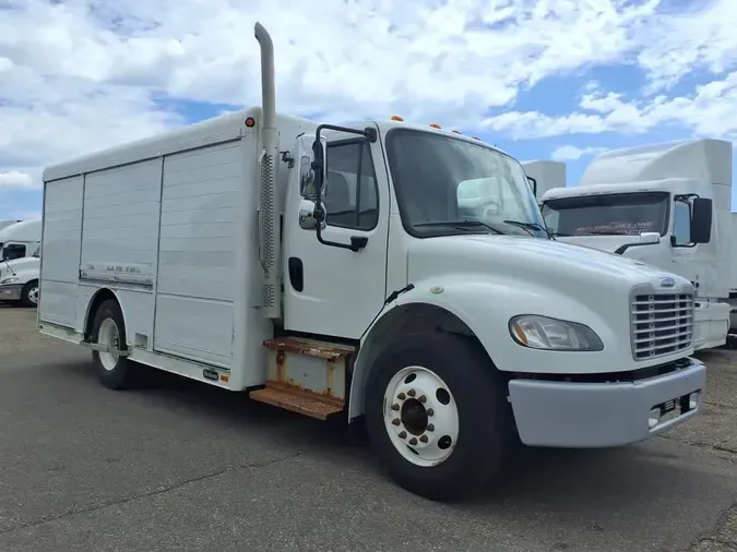 2017 FREIGHTLINER M2 106