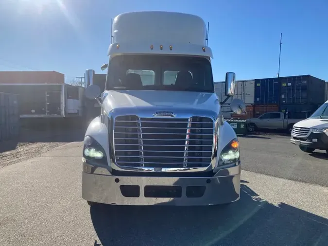 2020 FREIGHTLINER/MERCEDES CASCADIA 125