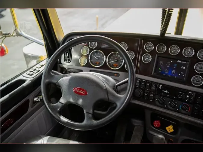 2020 PETERBILT 389
