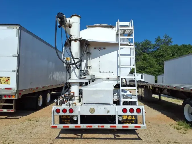 2012 UTILITY TRAILERS TANKER TRAILER