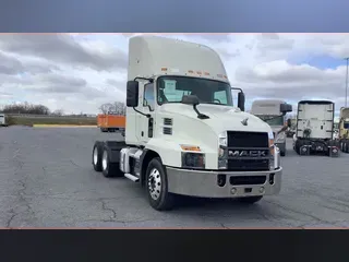 2020 Mack Anthem