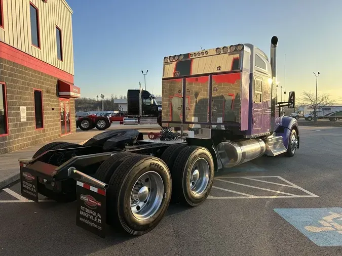 2020 Kenworth W990