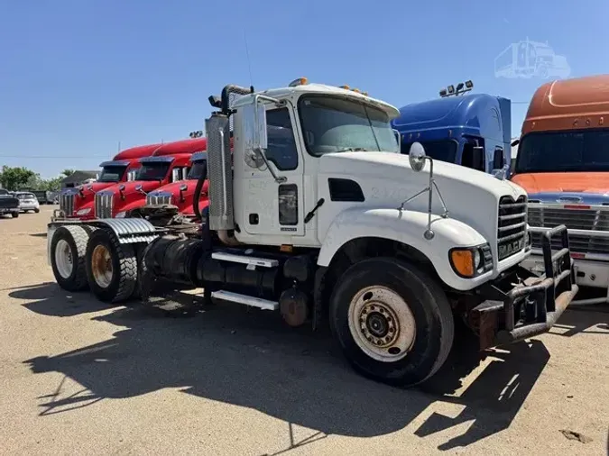 2005 MACK GRANITE CV713