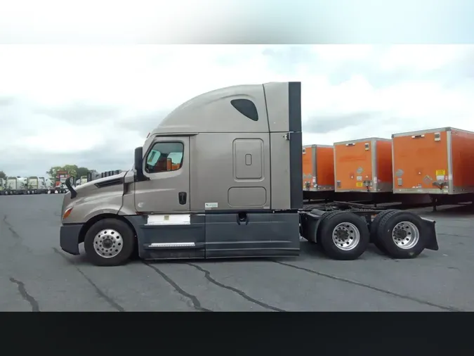 2023 Freightliner Cascadia 1261d6313dfbec62c4cb44611355a37fdfa