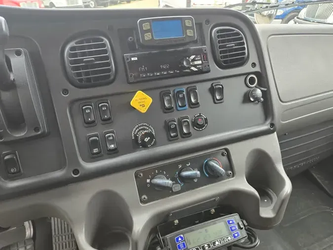2019 FREIGHTLINER/MERCEDES M2 106