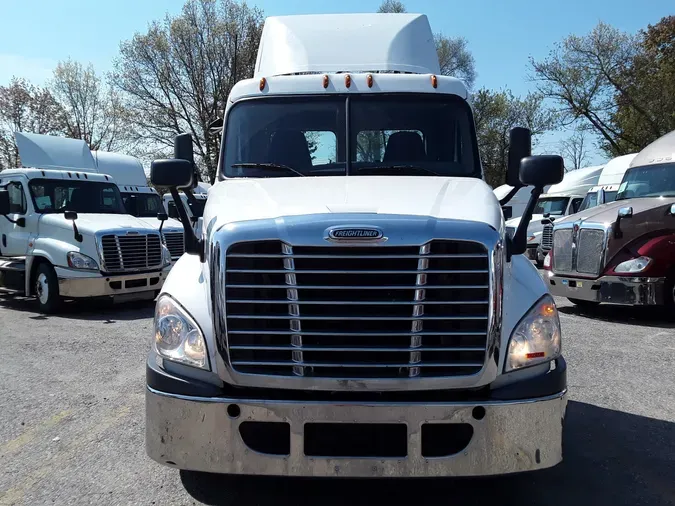 2016 FREIGHTLINER/MERCEDES CASCADIA 125