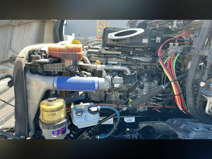 2021 Freightliner Cascadia 126