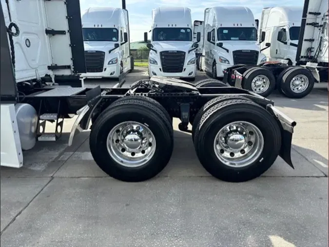 2023 Freightliner Cascadia 126