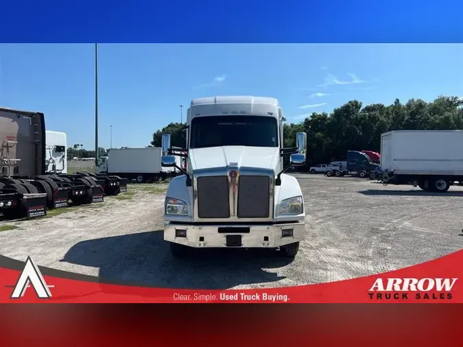 2022 KENWORTH T880