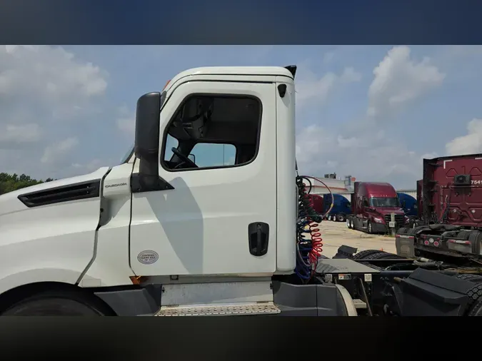 2019 Freightliner Cascadia 1261d73df0a353bfb2aa54ceb8df57cde18