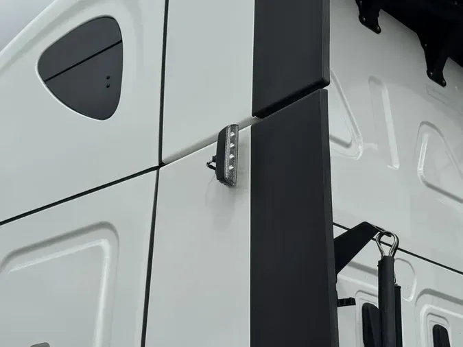 2025 Freightliner Cascadia&reg; Fifth Generation Sleeper Cab Raised Roof 116" / 126" BBC 72"