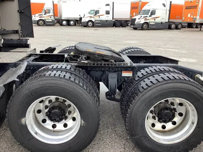 2021 Freightliner Cascadia 126
