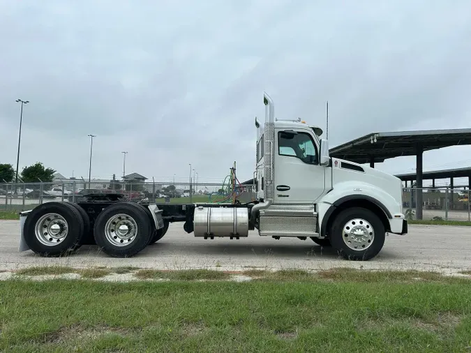 2026 Kenworth T880