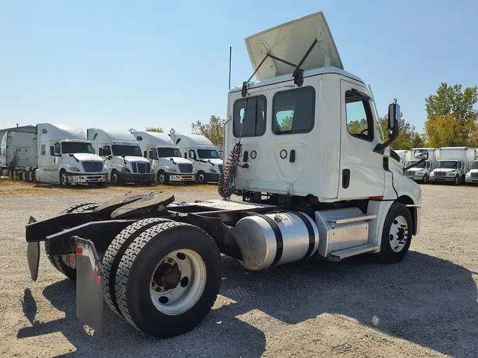 2022 FREIGHTLINER/MERCEDES CASCADIA PX12642ST