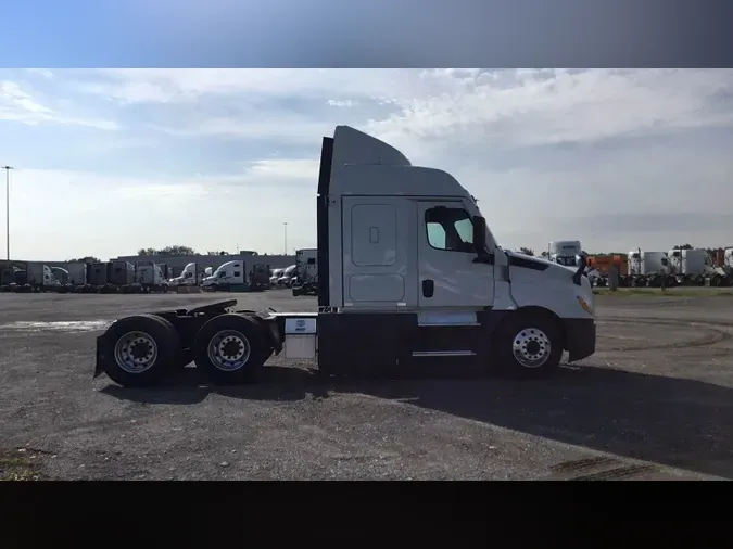 2021 Freightliner Cascadia 126