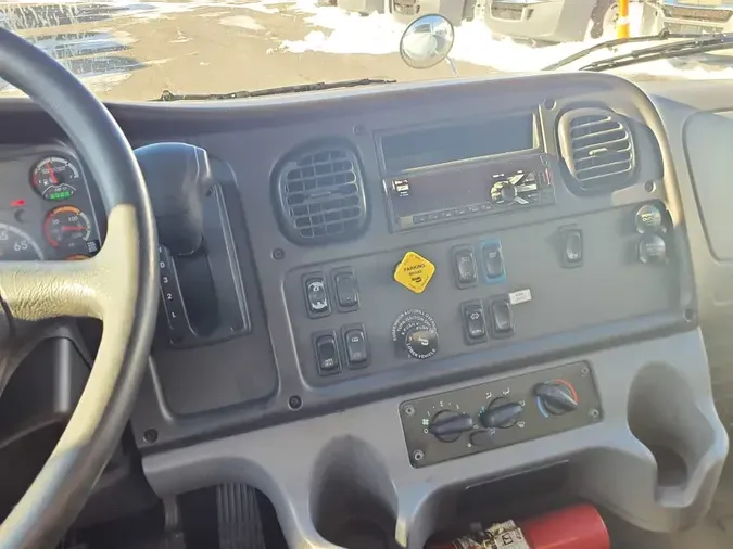 2020 FREIGHTLINER/MERCEDES M2 106