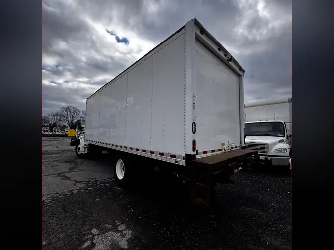 2016 FREIGHTLINER/MERCEDES M2 106