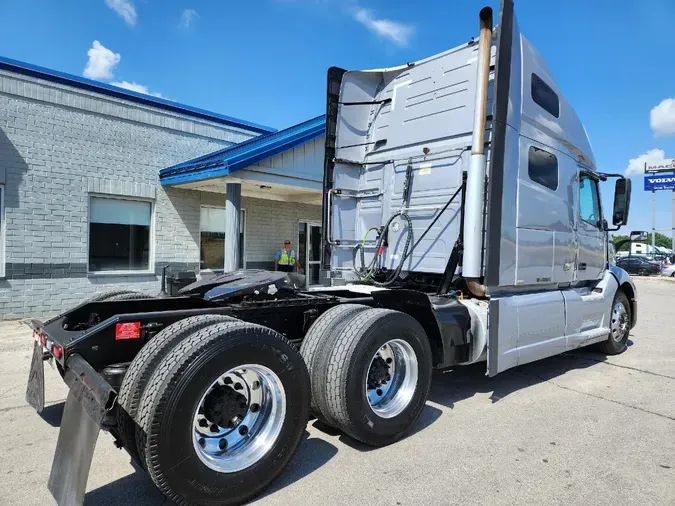 2019 VOLVO VNL64T760