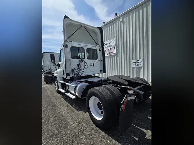 2019 FREIGHTLINER/MERCEDES CASCADIA 125