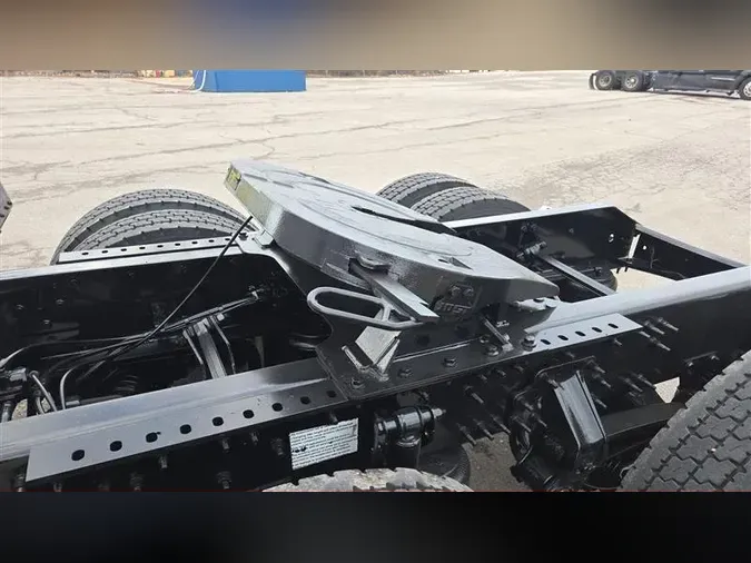 2022 VOLVO VNL64T860