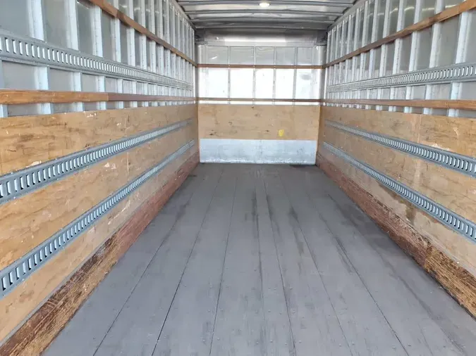2017 FREIGHTLINER/MERCEDES M2 106