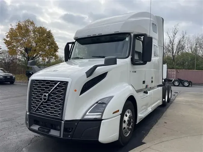 2021 VOLVO VNL64T7601d8aa1a678a4b604752825d8ca972c72