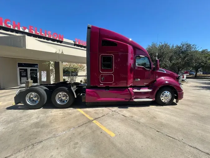 2022 Kenworth T680