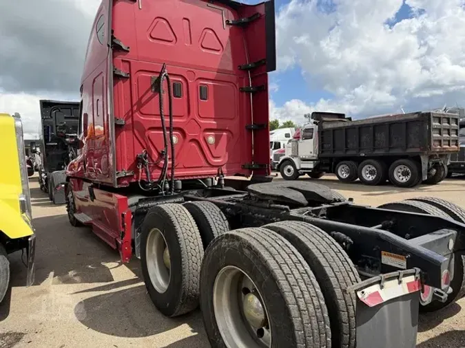 2014 FREIGHTLINER CASCADIA 125